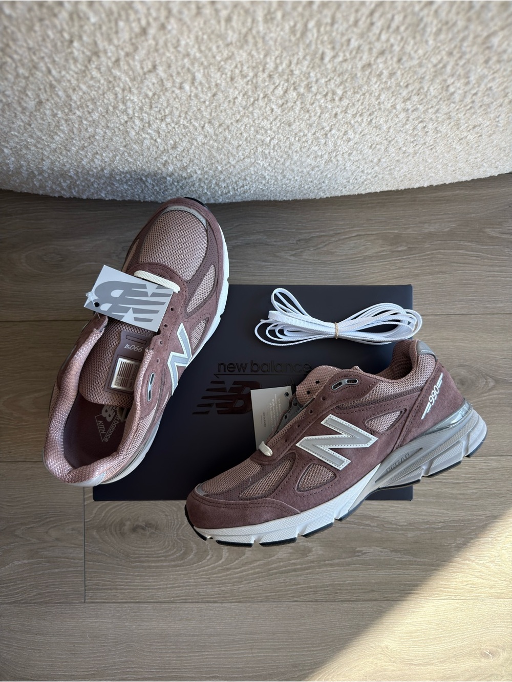 New Balance 990v4